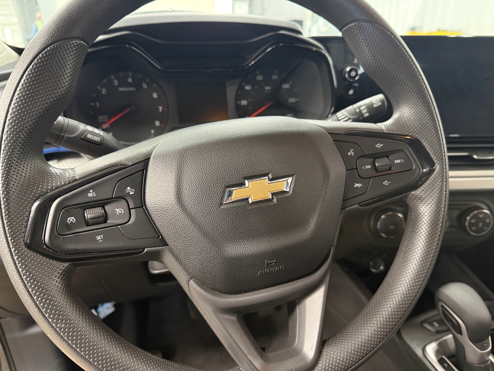 Thumbnail: 2025 Chevrolet Trax - 5