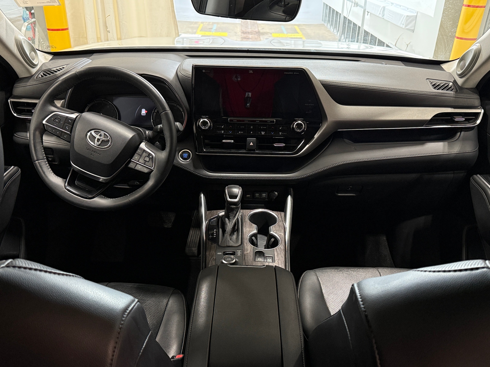 Thumbnail: 2020 Toyota Highlander - 2