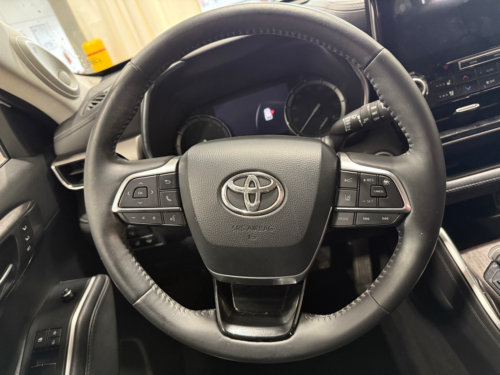 Thumbnail: 2020 Toyota Highlander - 4