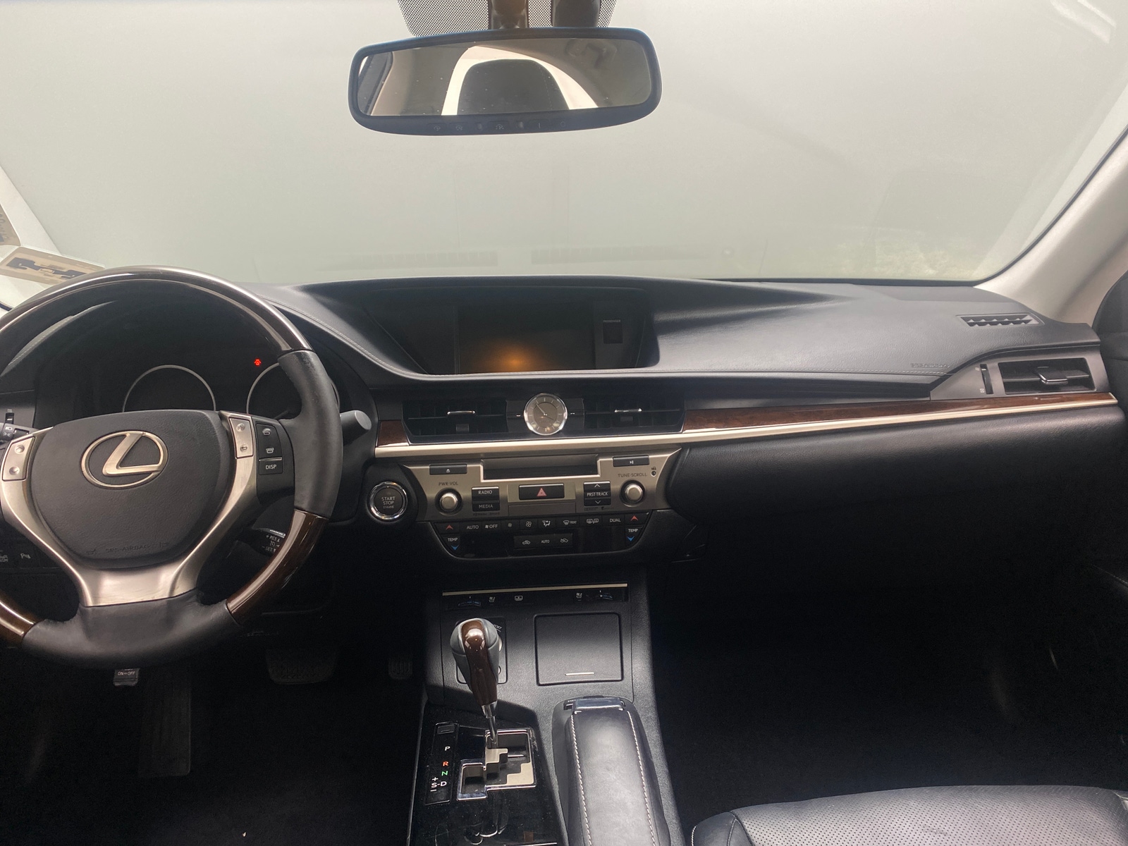 Thumbnail: 2015 Lexus ES - 3