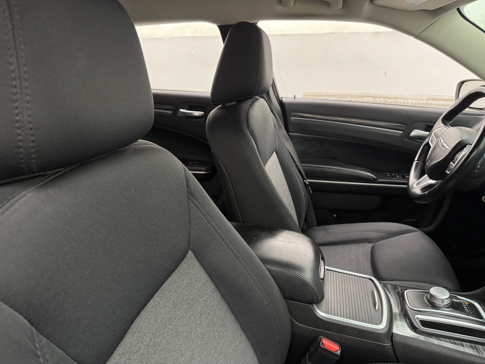 Thumbnail: 2019 Chrysler 300 - 2