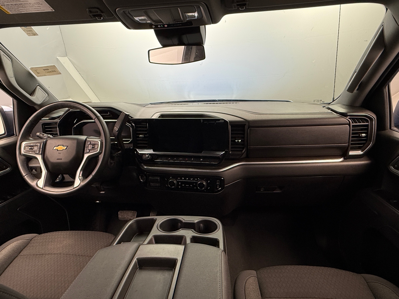 Thumbnail: 2025 Chevrolet Silverado 1500 - 3