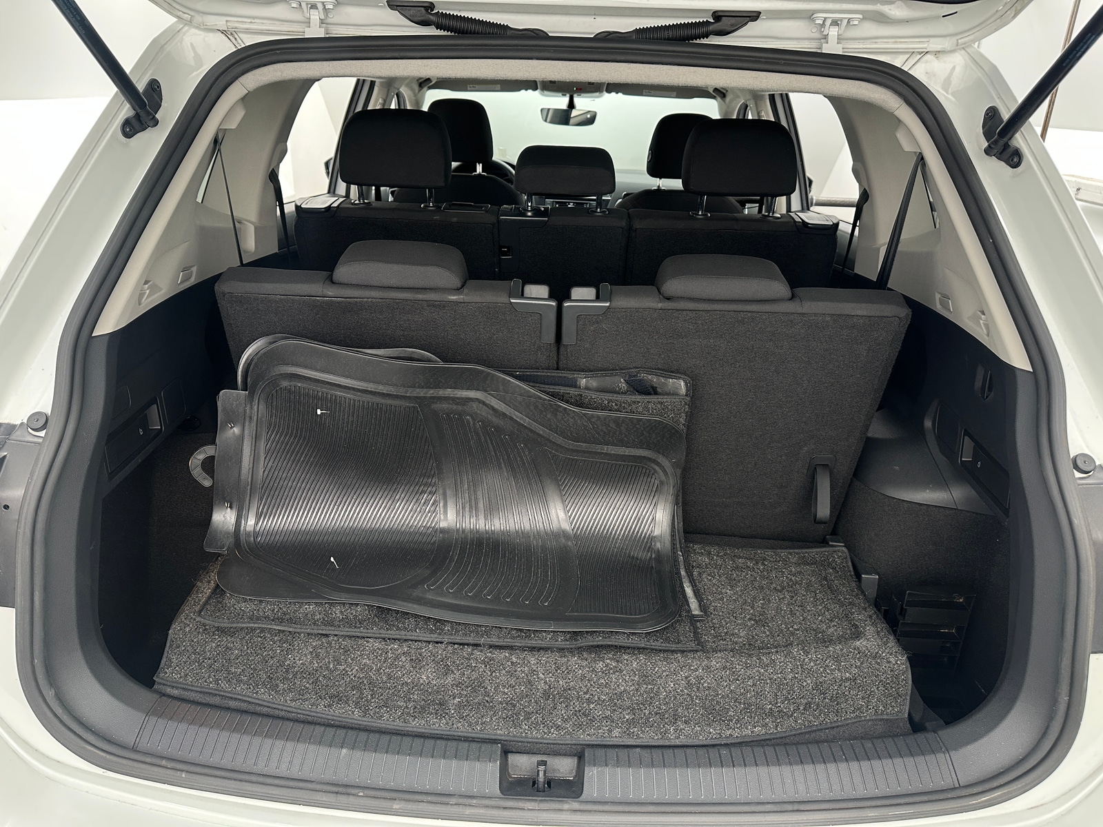 Thumbnail: 2021 Volkswagen Tiguan - 7