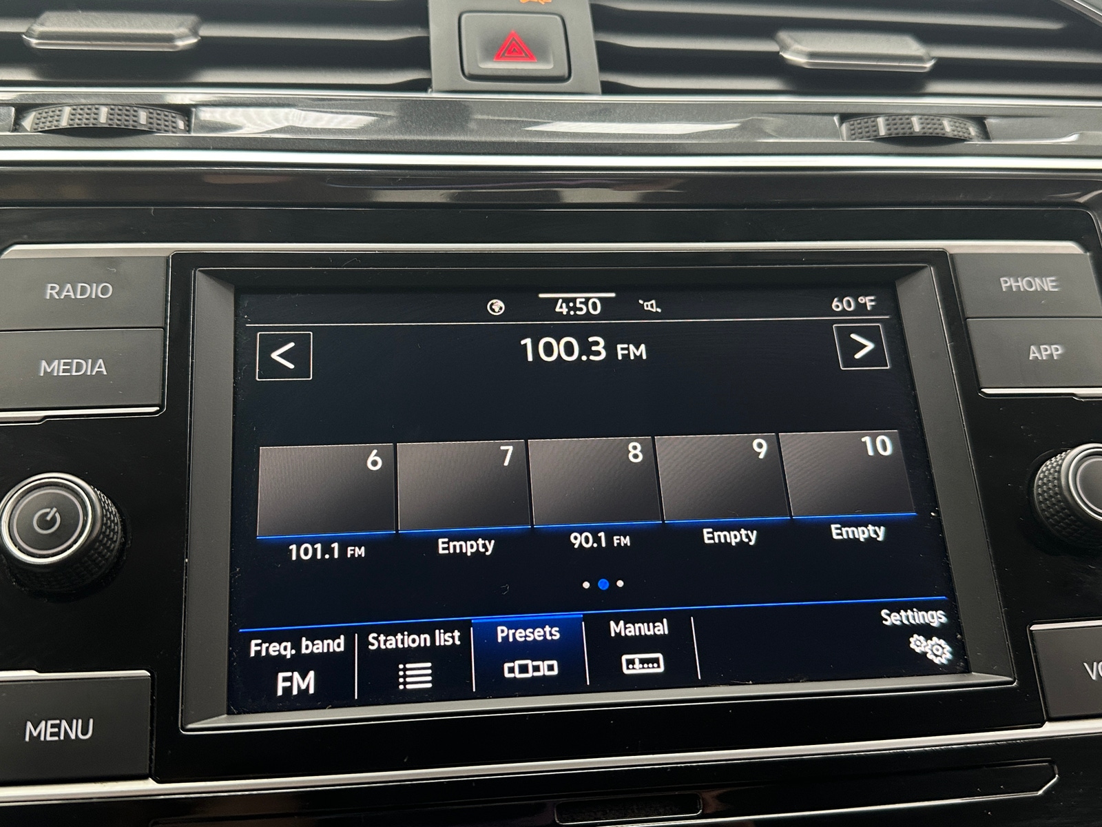 Thumbnail: 2021 Volkswagen Tiguan - 4