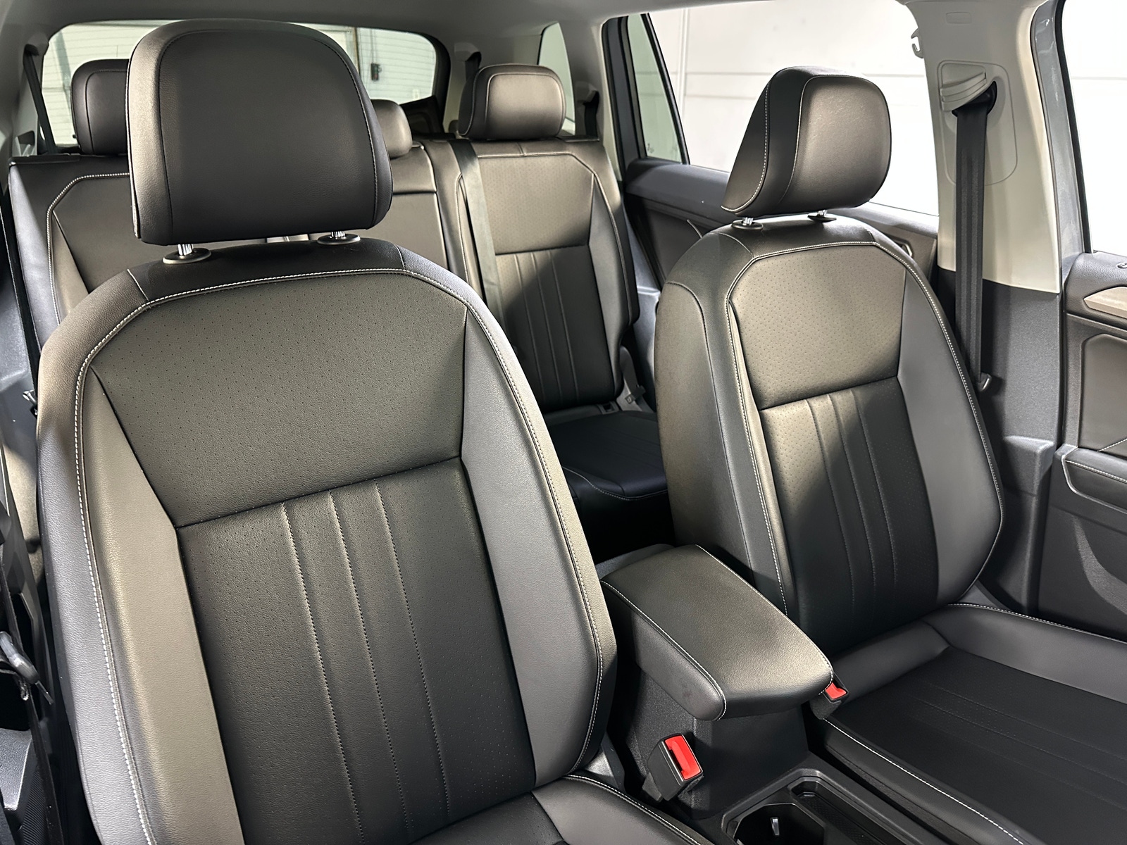 Thumbnail: 2022 Volkswagen Tiguan - 2