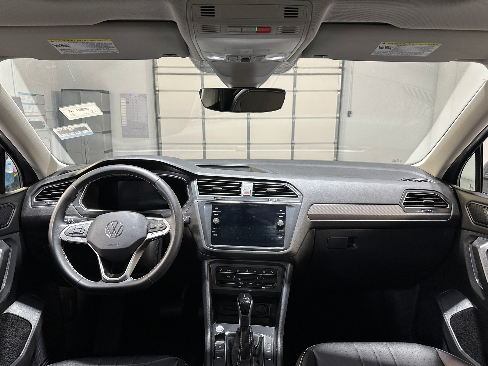 Thumbnail: 2022 Volkswagen Tiguan - 3