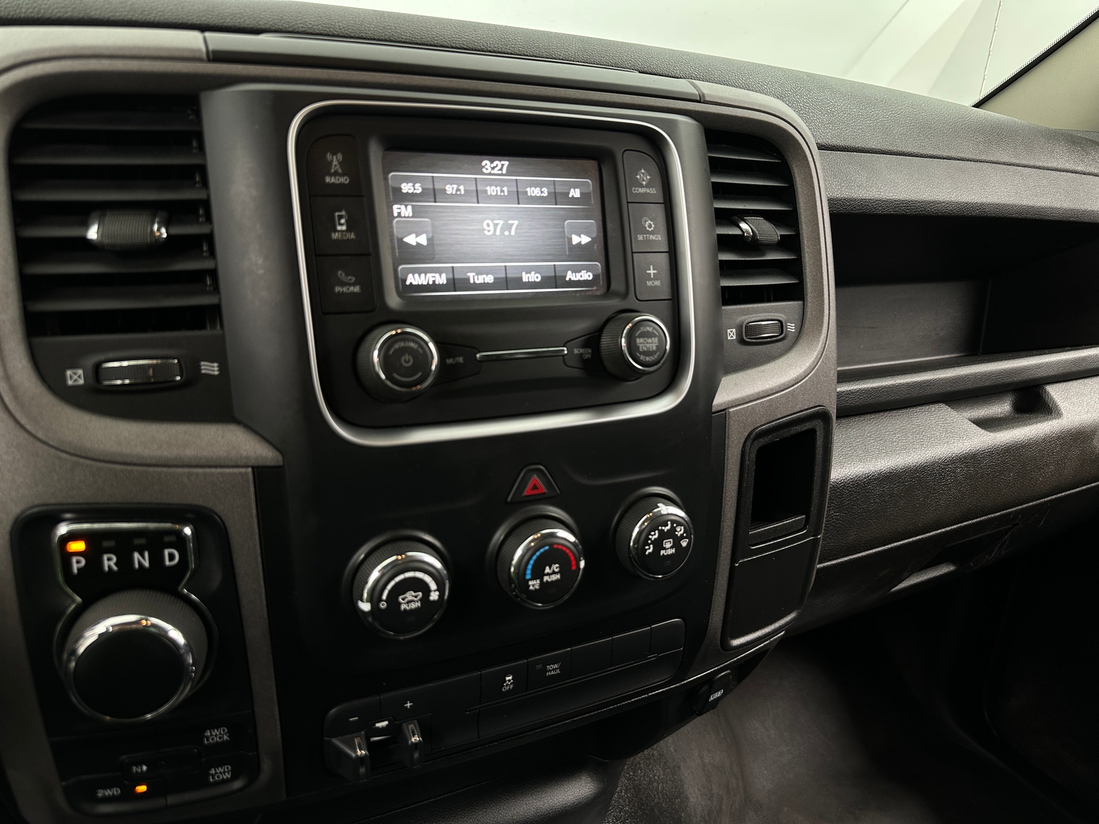 Thumbnail: 2022 RAM 1500 Classic - 3