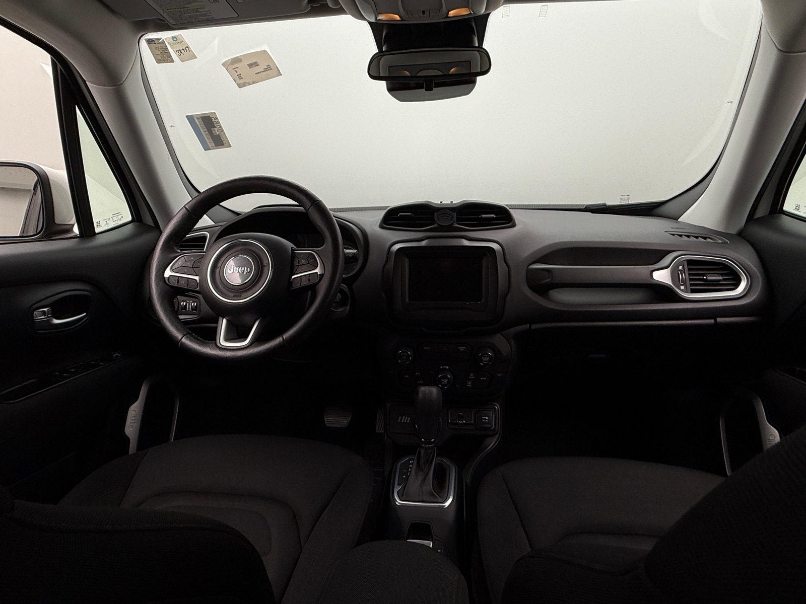 Thumbnail: 2019 Jeep Renegade - 3