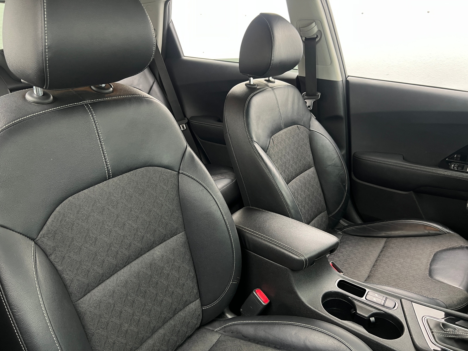 Thumbnail: 2018 Kia Niro - 2