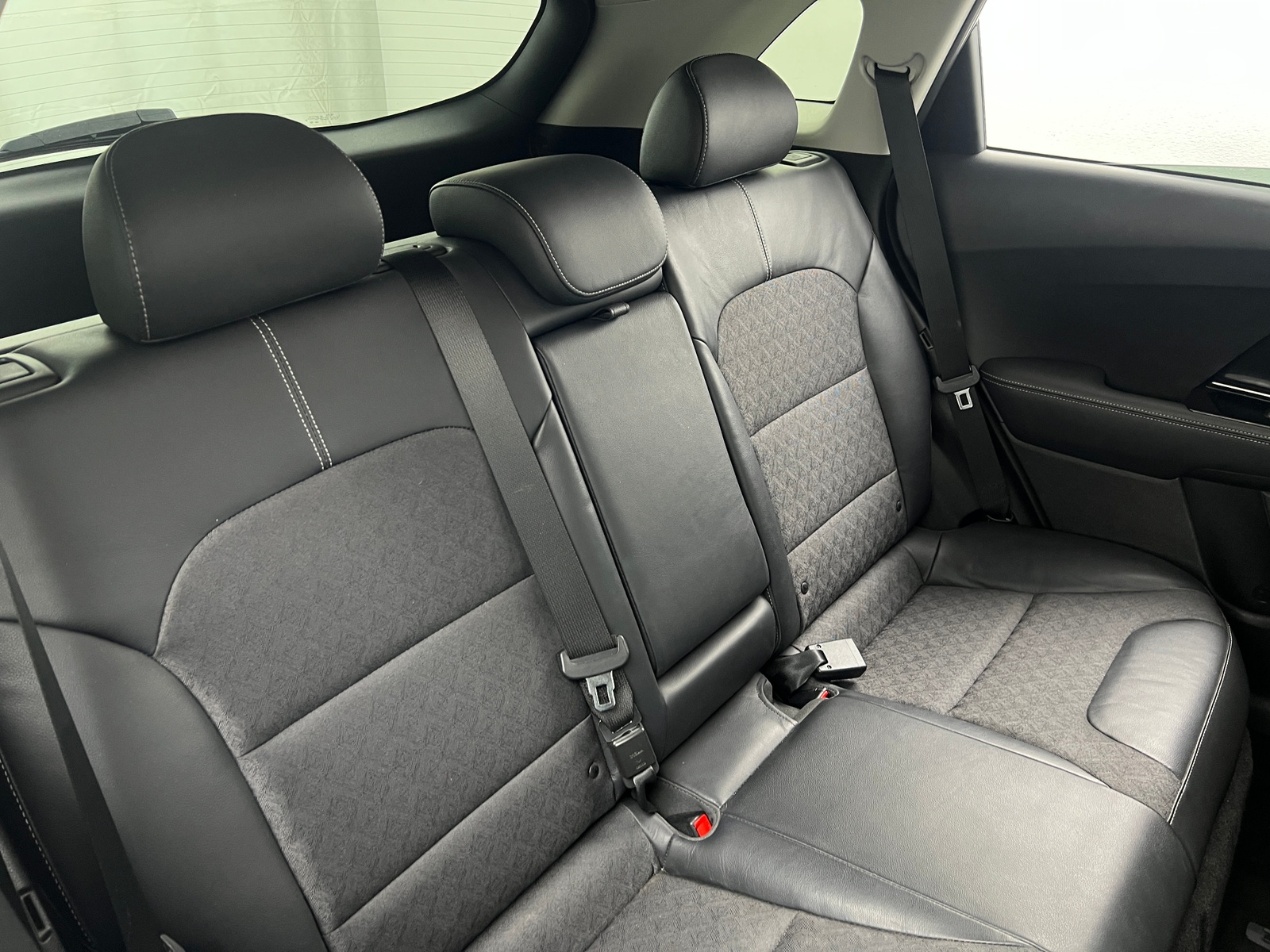 Thumbnail: 2018 Kia Niro - 6