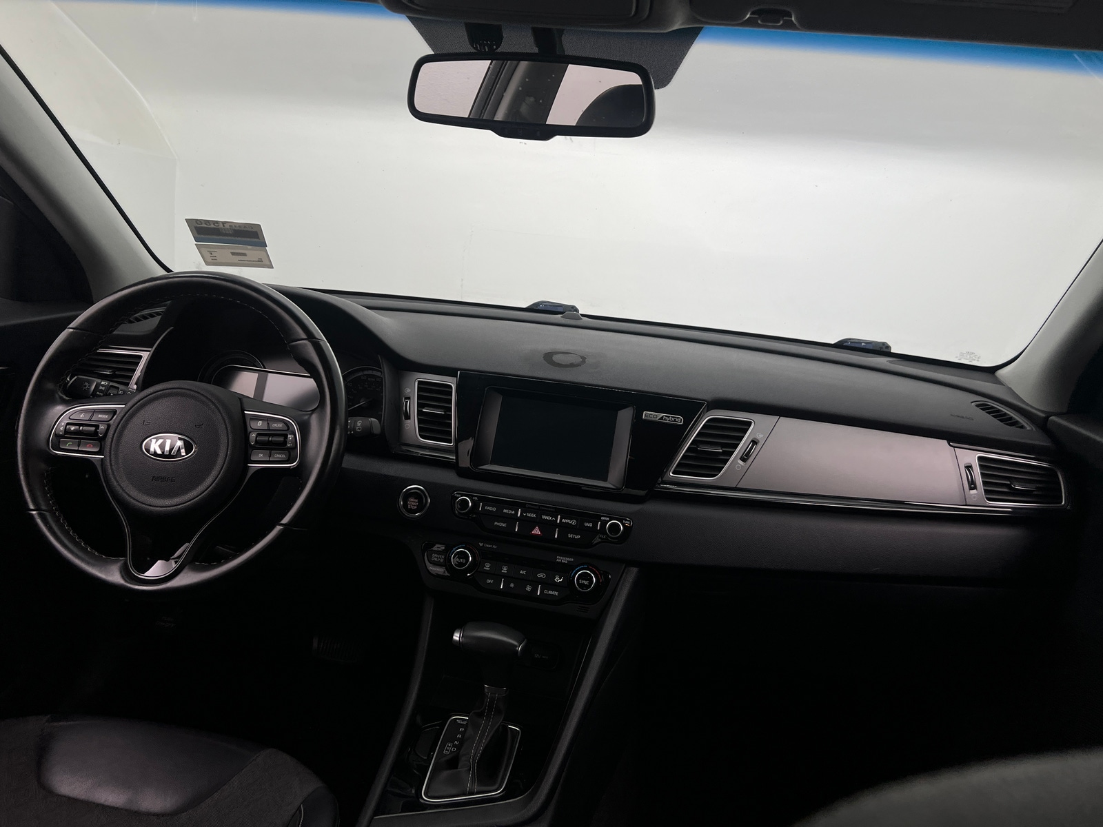 Thumbnail: 2018 Kia Niro - 3