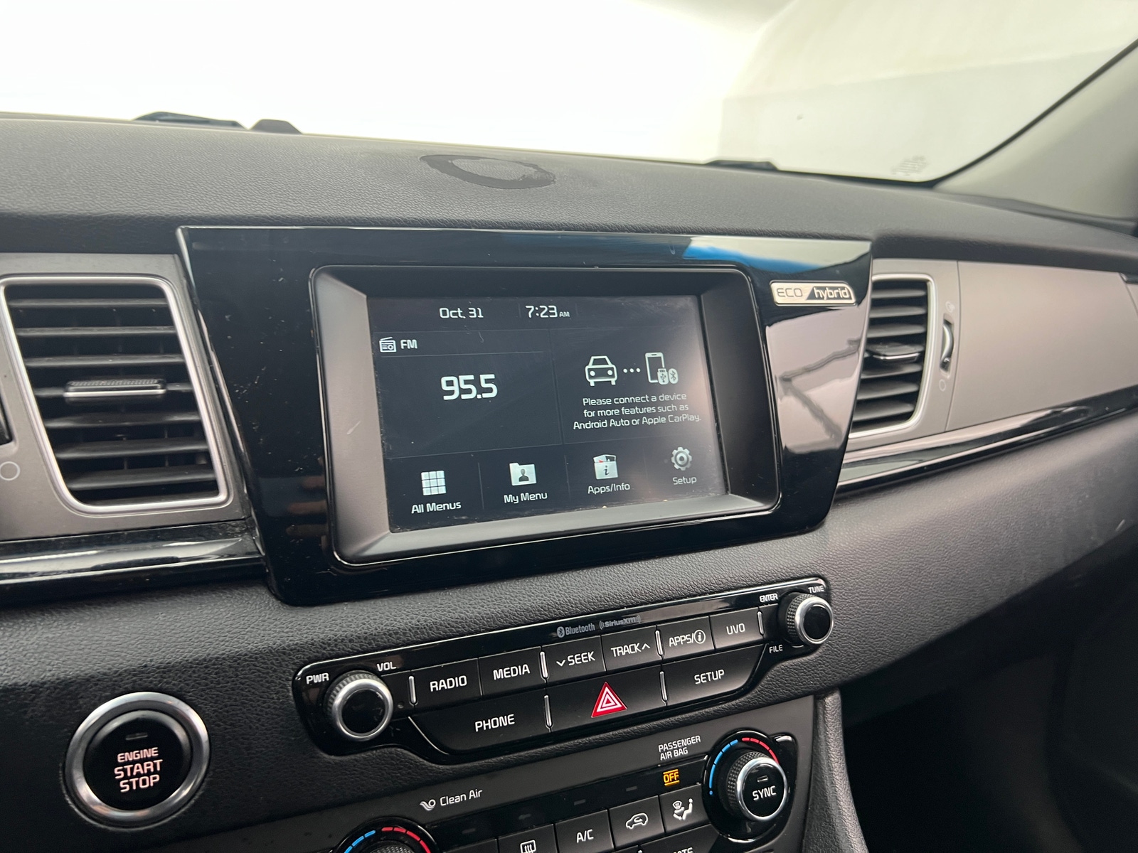 Thumbnail: 2018 Kia Niro - 4