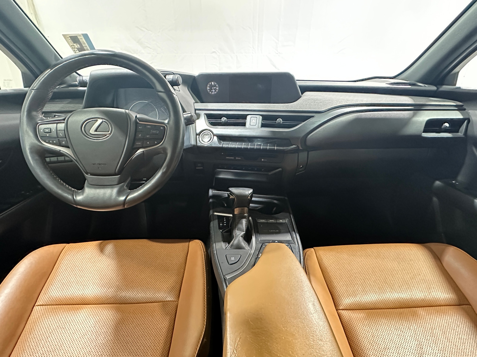 Thumbnail: 2021 Lexus UX - 2