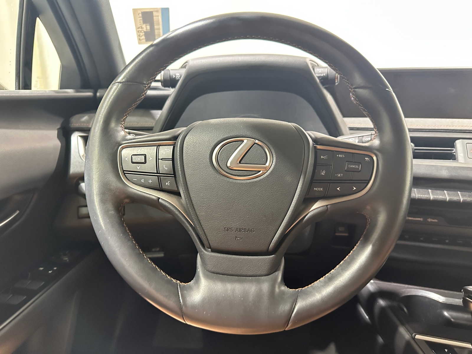 Thumbnail: 2021 Lexus UX - 4