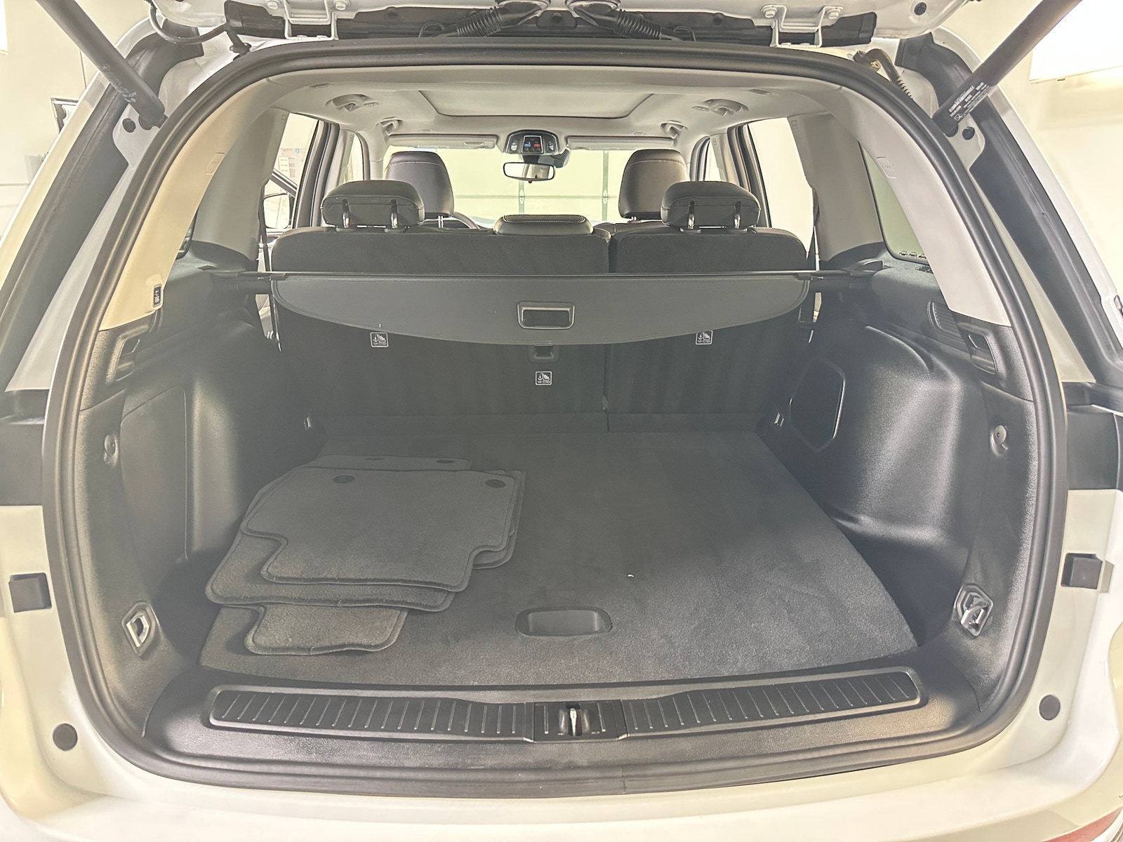 Thumbnail: 2022 Jeep Grand Cherokee - 6