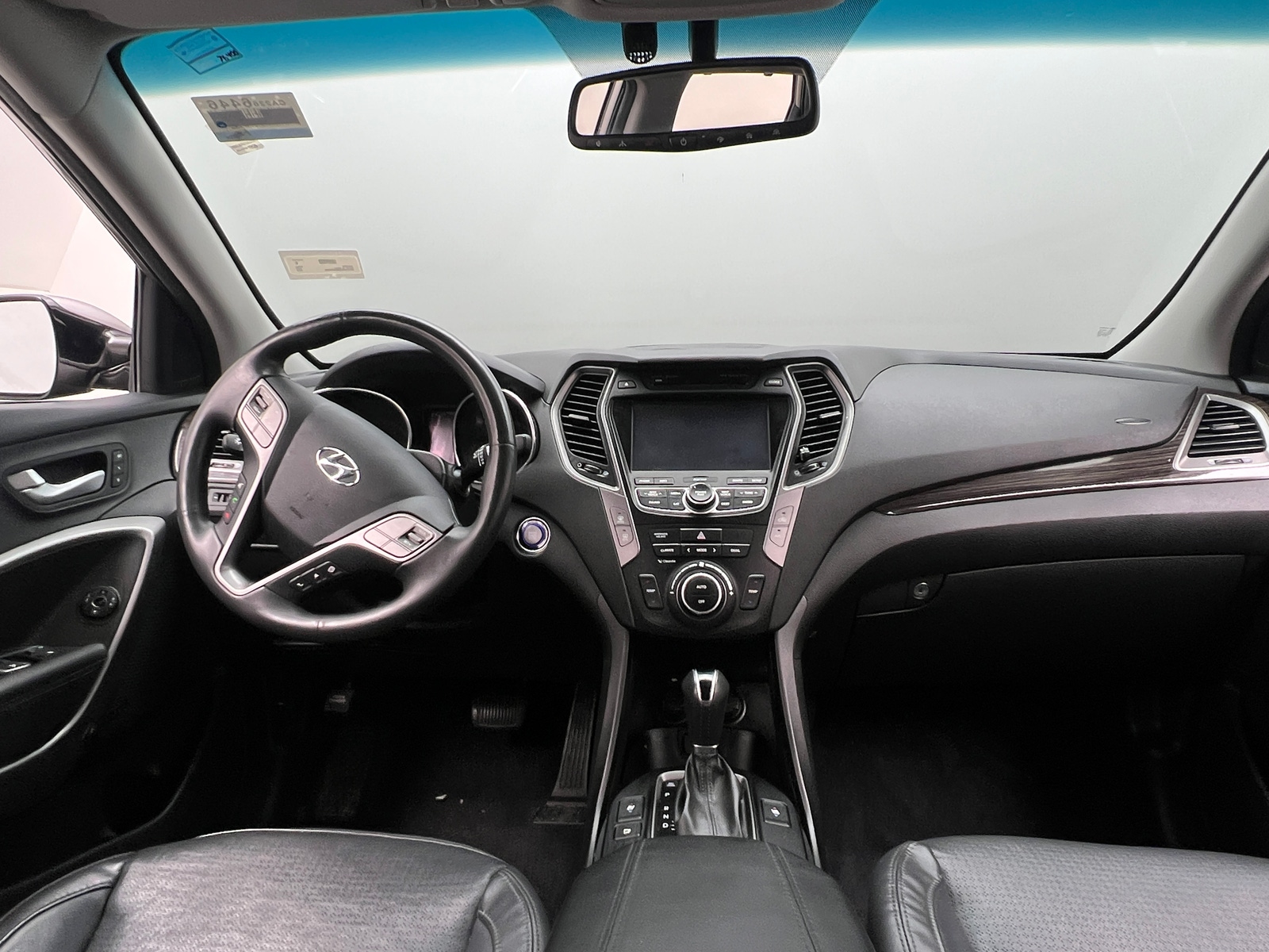 Thumbnail: 2016 Hyundai Santa Fe - 3