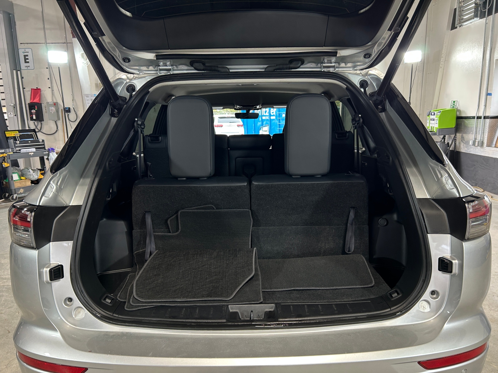 Thumbnail: 2025 Mitsubishi Outlander - 6