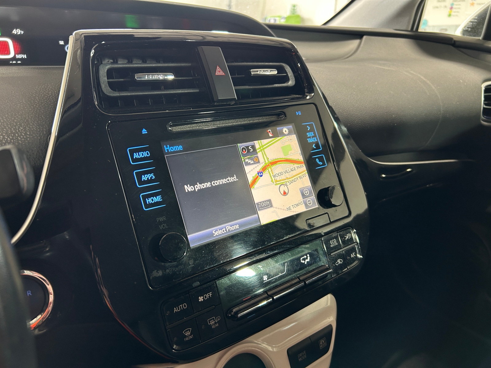 Thumbnail: 2016 Toyota Prius - 4