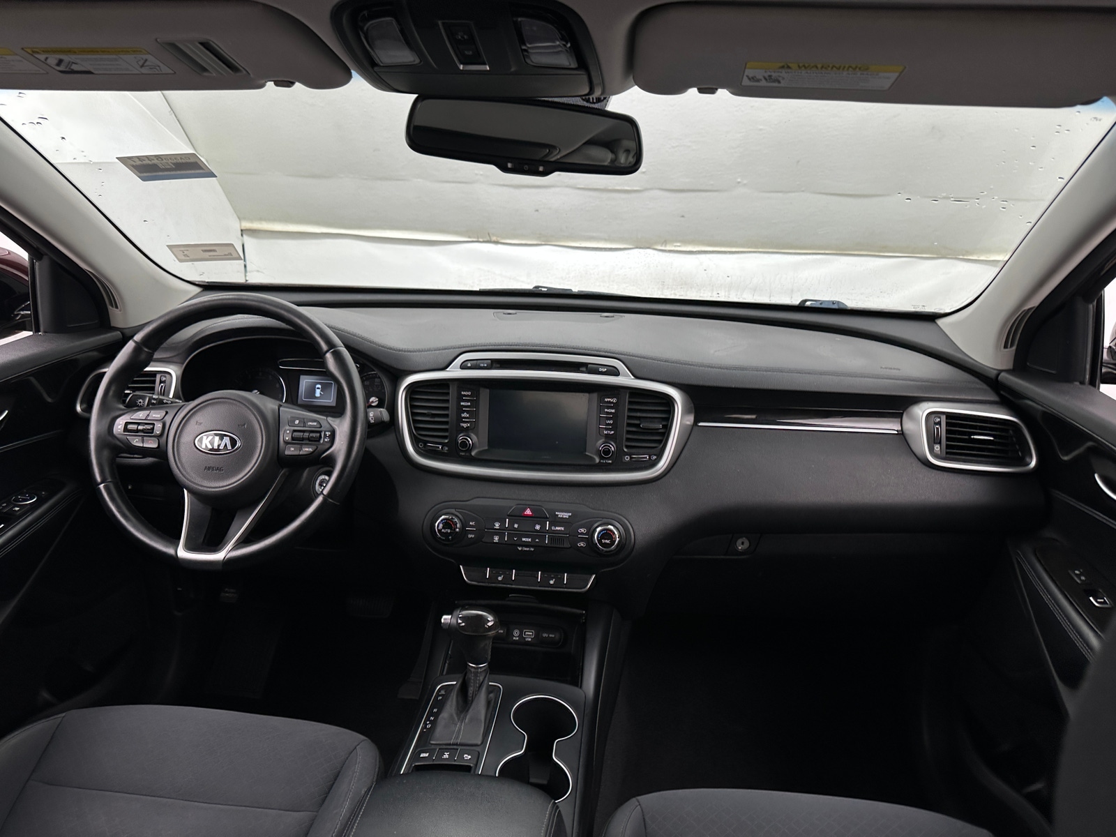 Thumbnail: 2017 Kia Sorento - 3