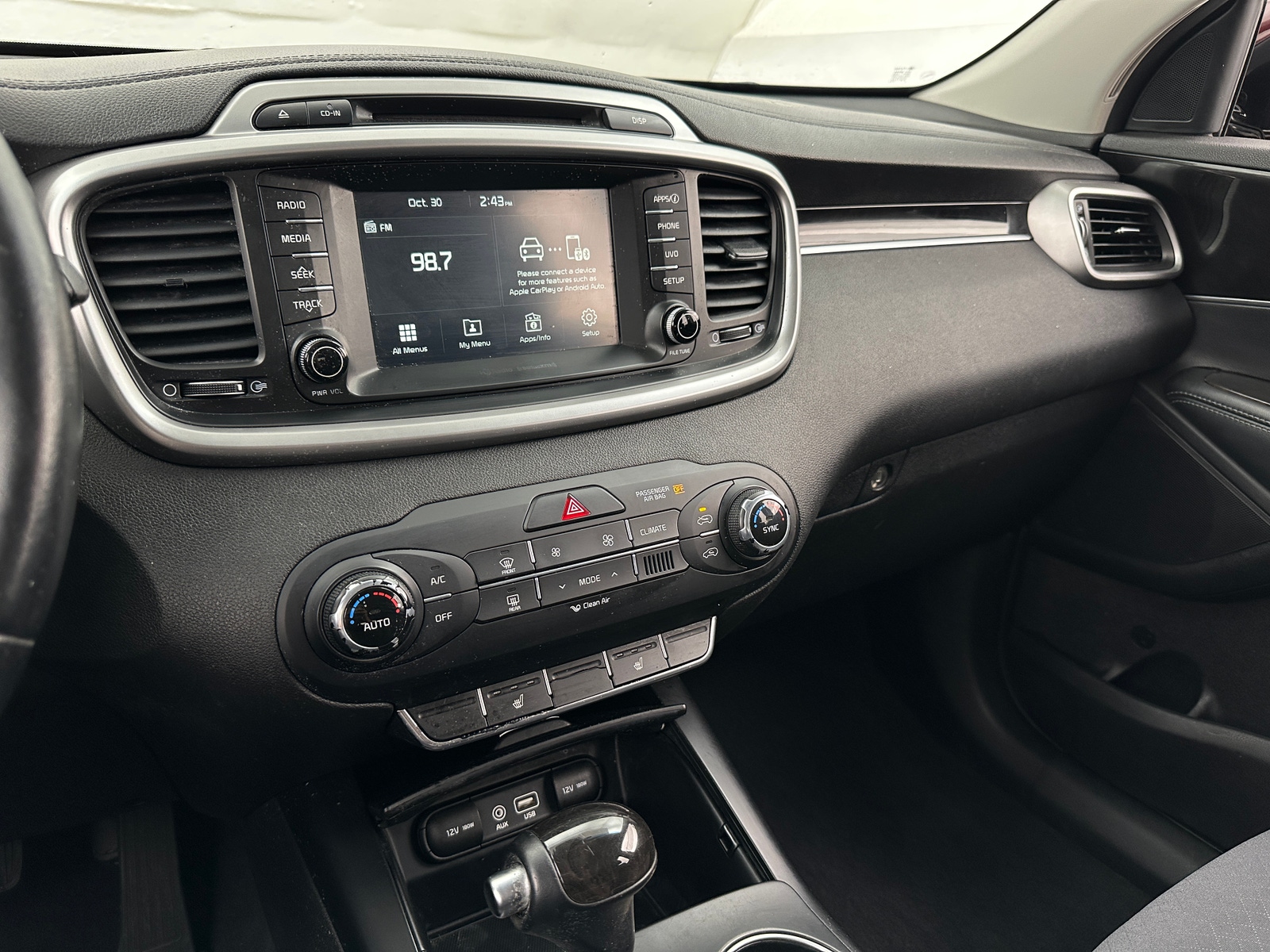 Thumbnail: 2017 Kia Sorento - 4