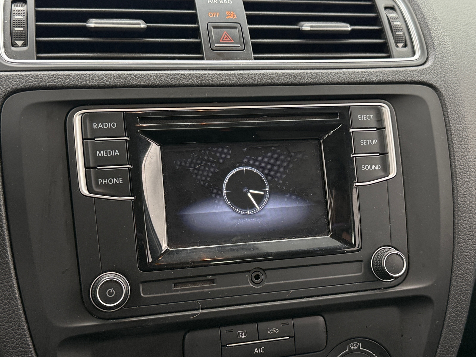 Thumbnail: 2017 Volkswagen Jetta - 4