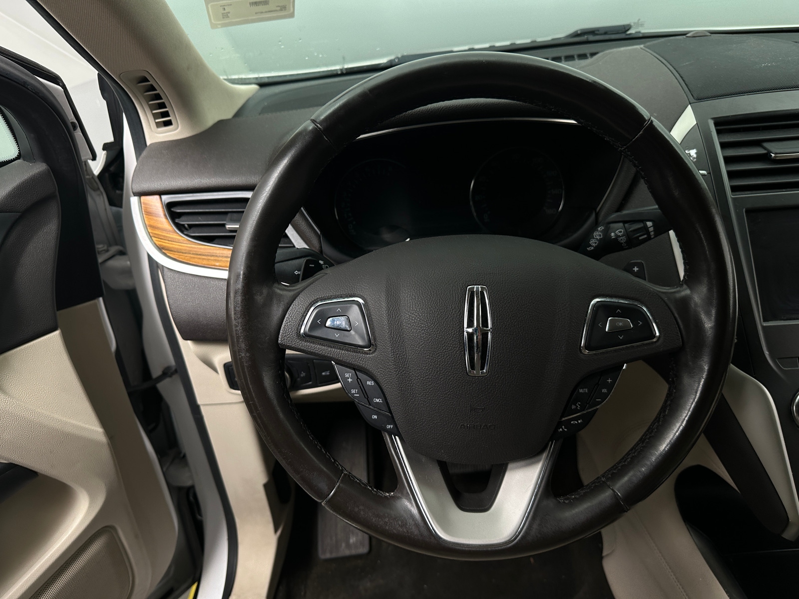 Thumbnail: 2019 Lincoln MKC - 4
