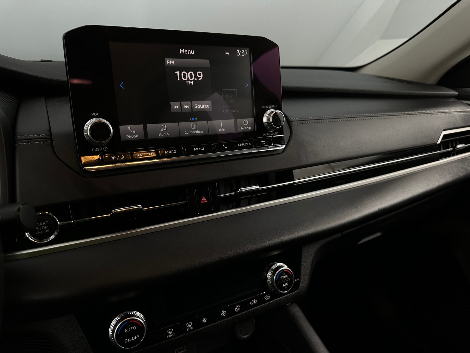 Thumbnail: 2024 Mitsubishi Outlander - 4