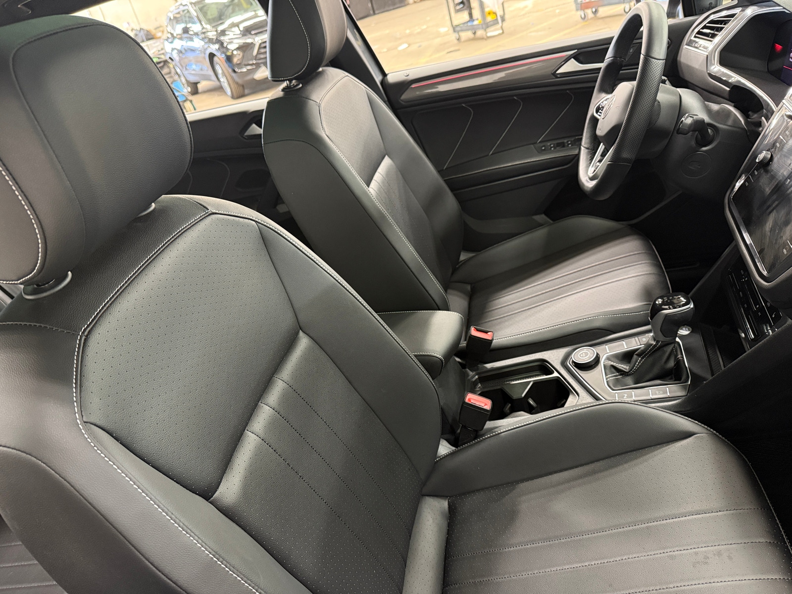 Thumbnail: 2024 Volkswagen Tiguan - 2