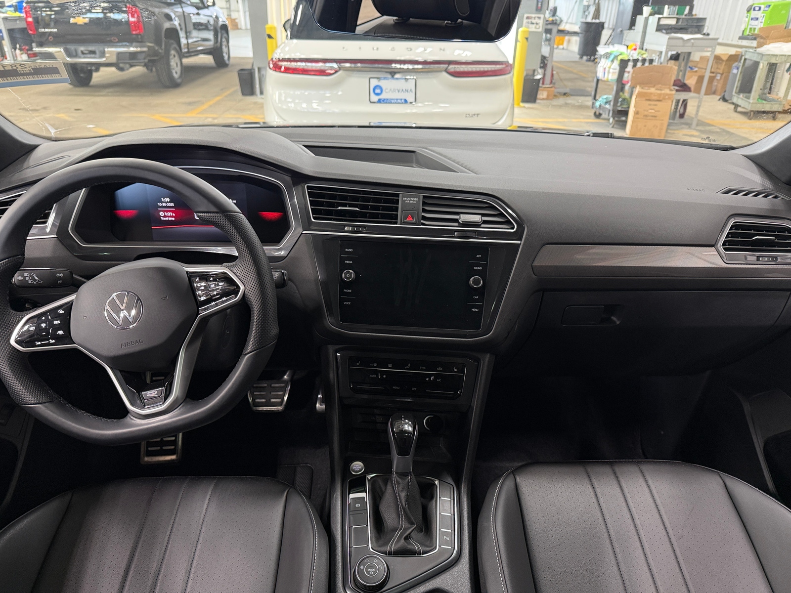 Thumbnail: 2024 Volkswagen Tiguan - 3