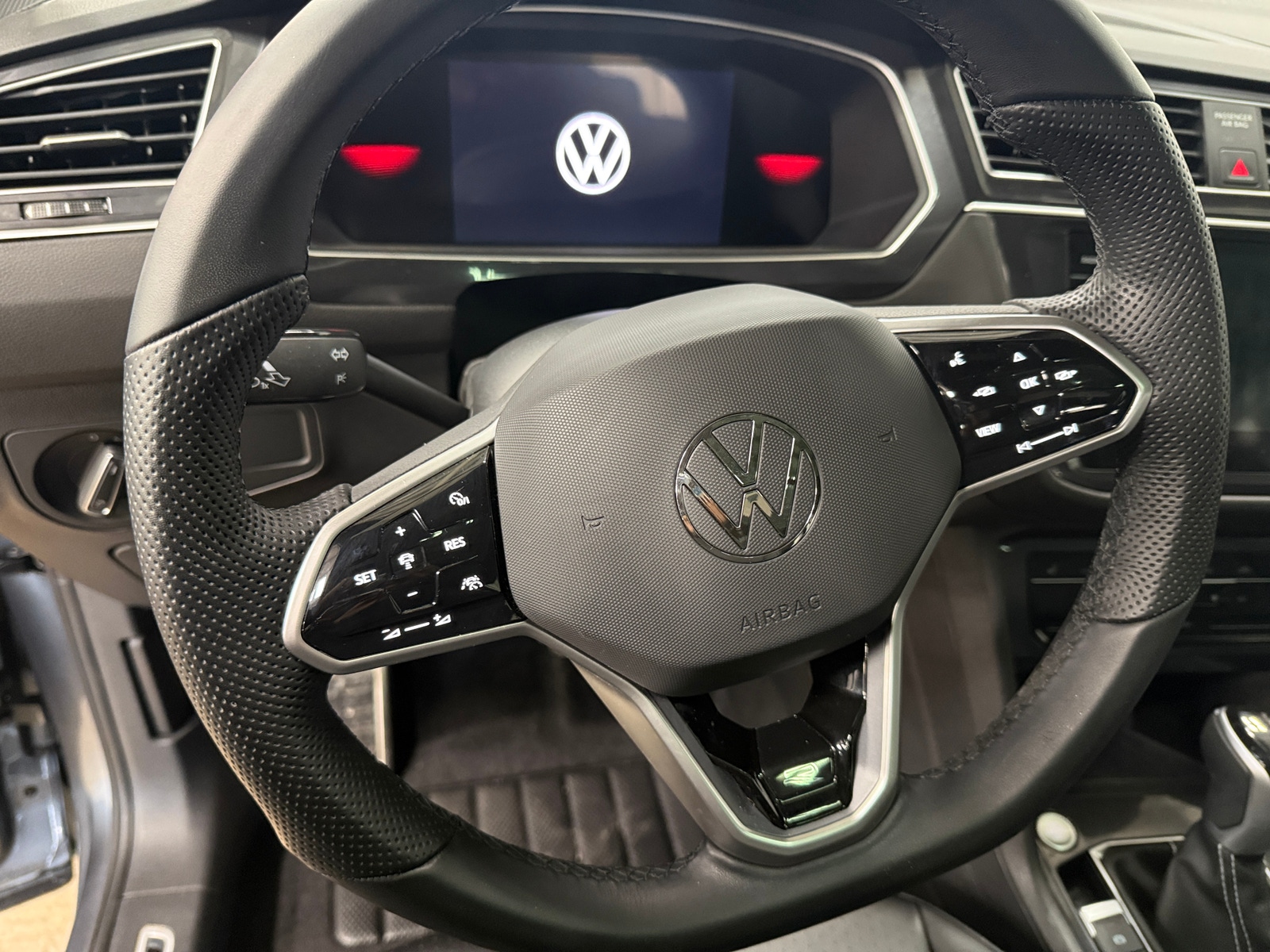 Thumbnail: 2024 Volkswagen Tiguan - 5