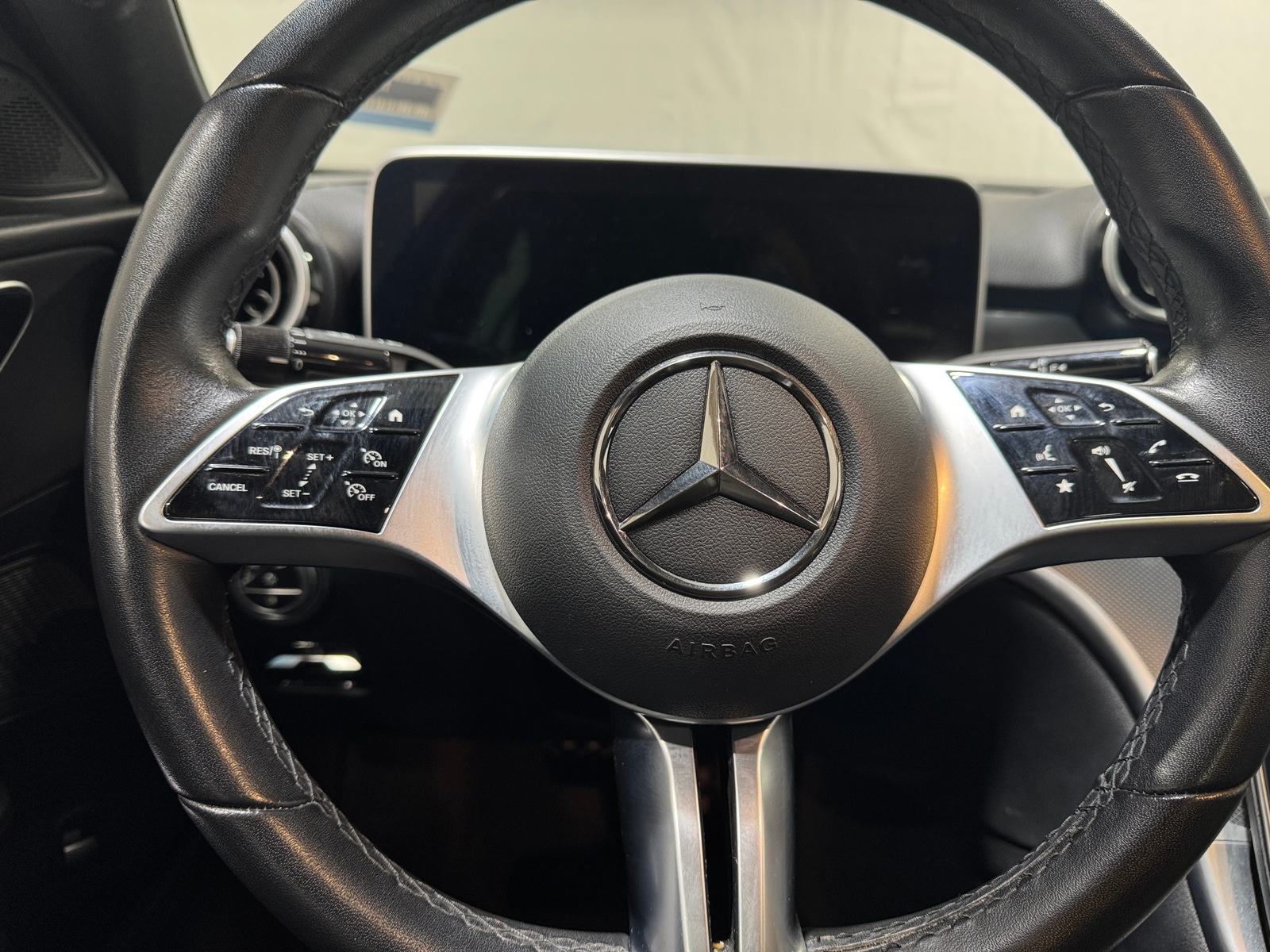 Thumbnail: 2024 Mercedes-Benz C-Class - 4