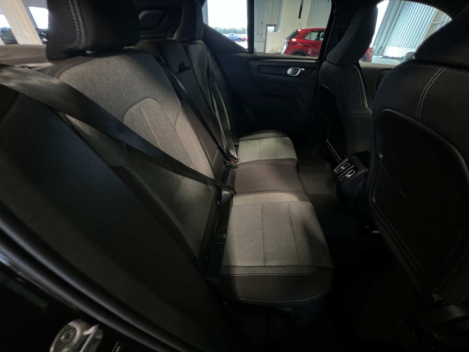 Thumbnail: 2024 Volvo XC40 - 6