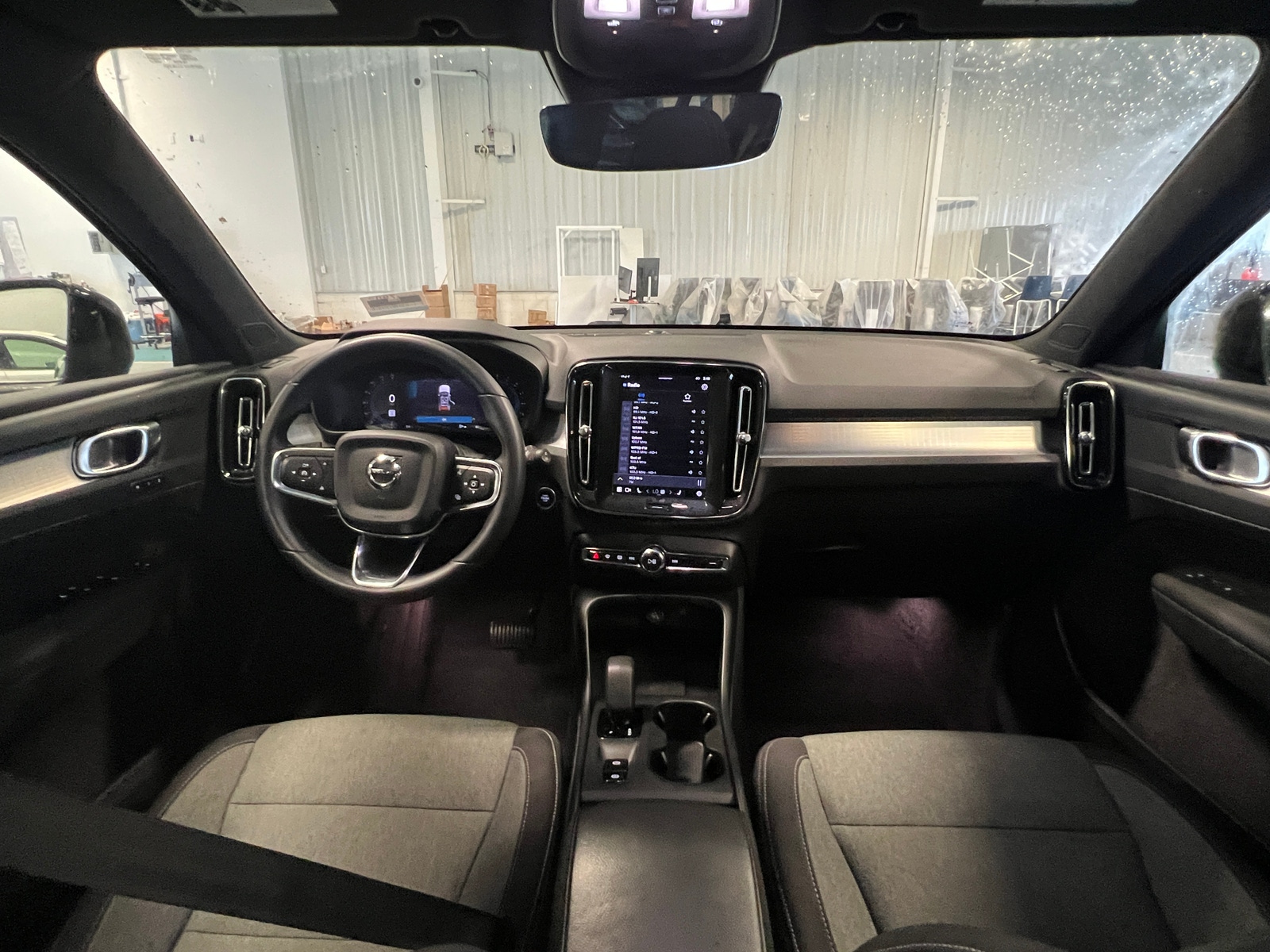 Thumbnail: 2024 Volvo XC40 - 3