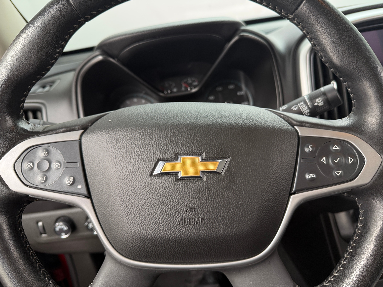 Thumbnail: 2022 Chevrolet Colorado - 4