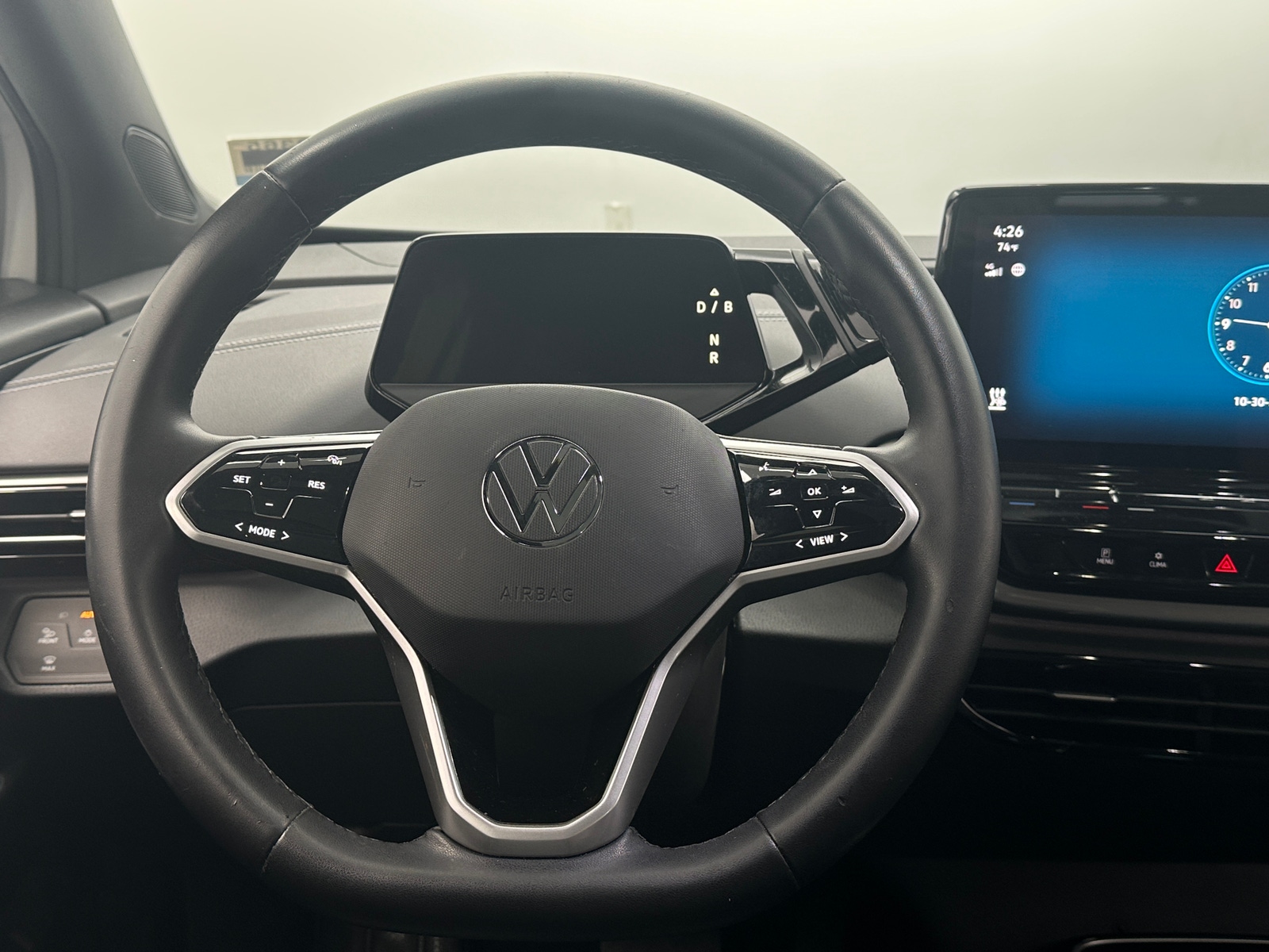 Thumbnail: 2023 Volkswagen ID.4 - 4