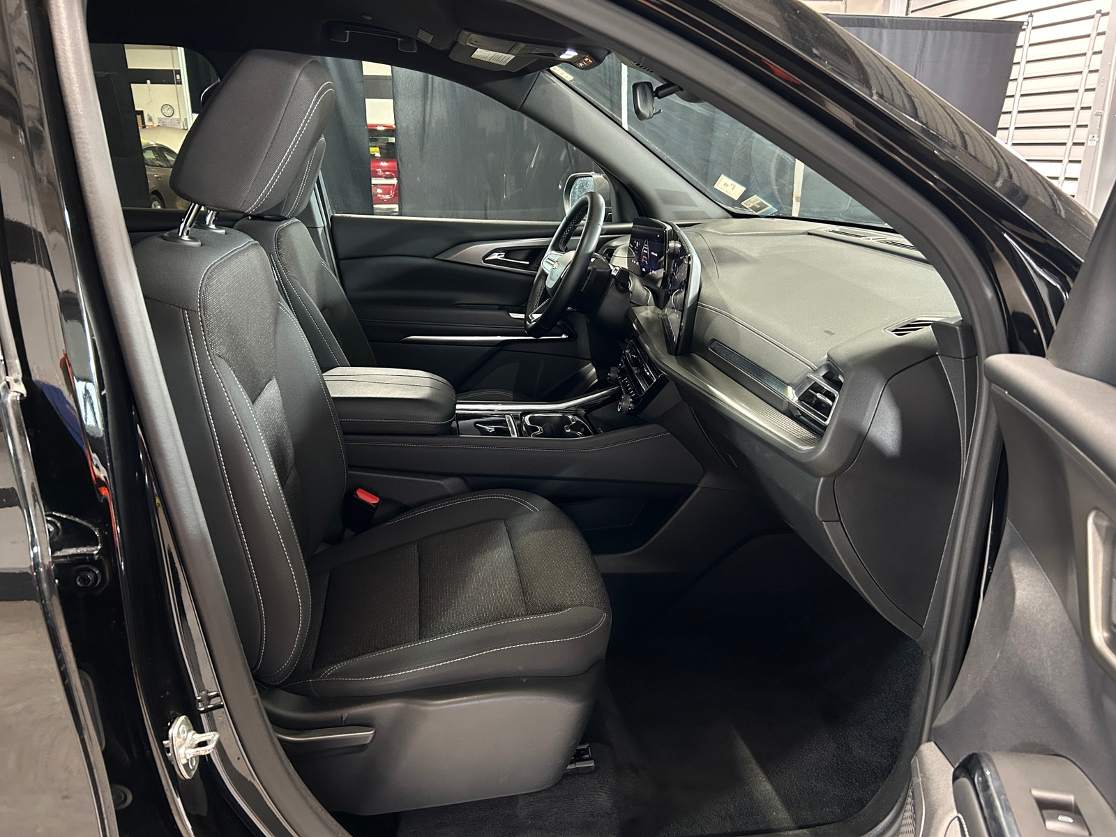 Thumbnail: 2024 Chevrolet Traverse - 2