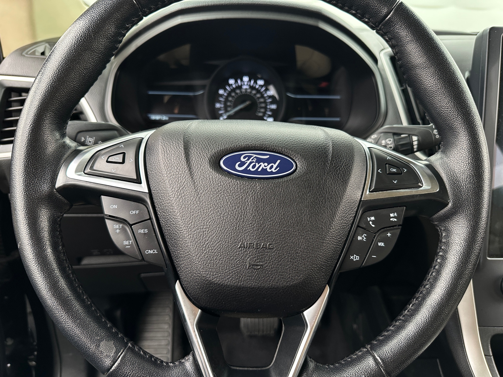 Thumbnail: 2023 Ford Edge - 4