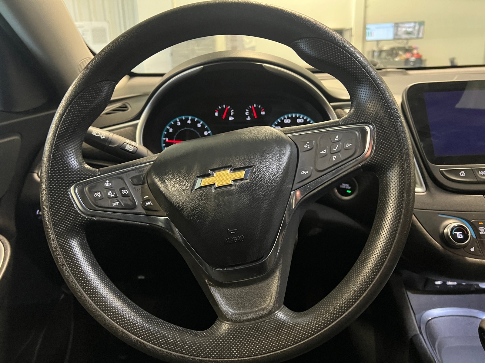 Thumbnail: 2023 Chevrolet Malibu - 5