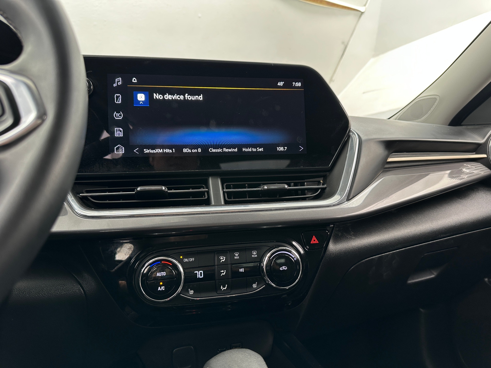 Thumbnail: 2024 Chevrolet Trax - 3