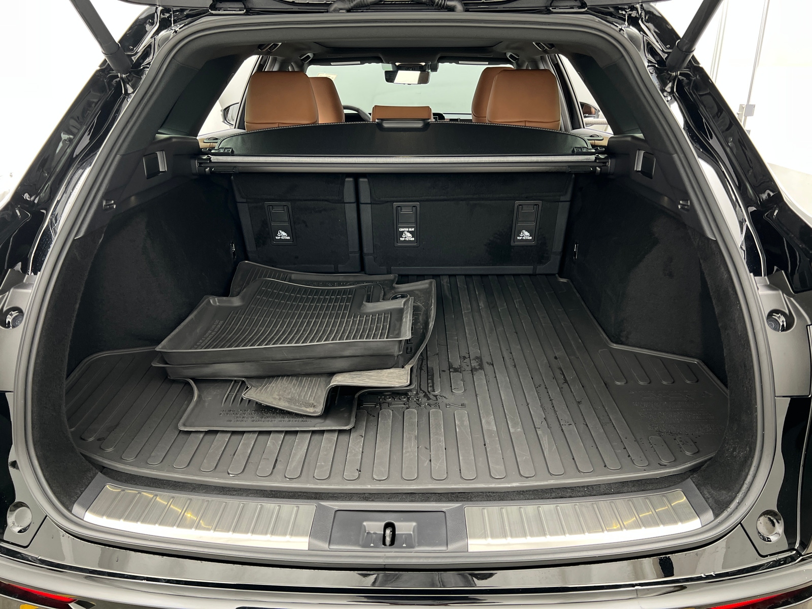 Thumbnail: 2025 Toyota Crown Signia - 6