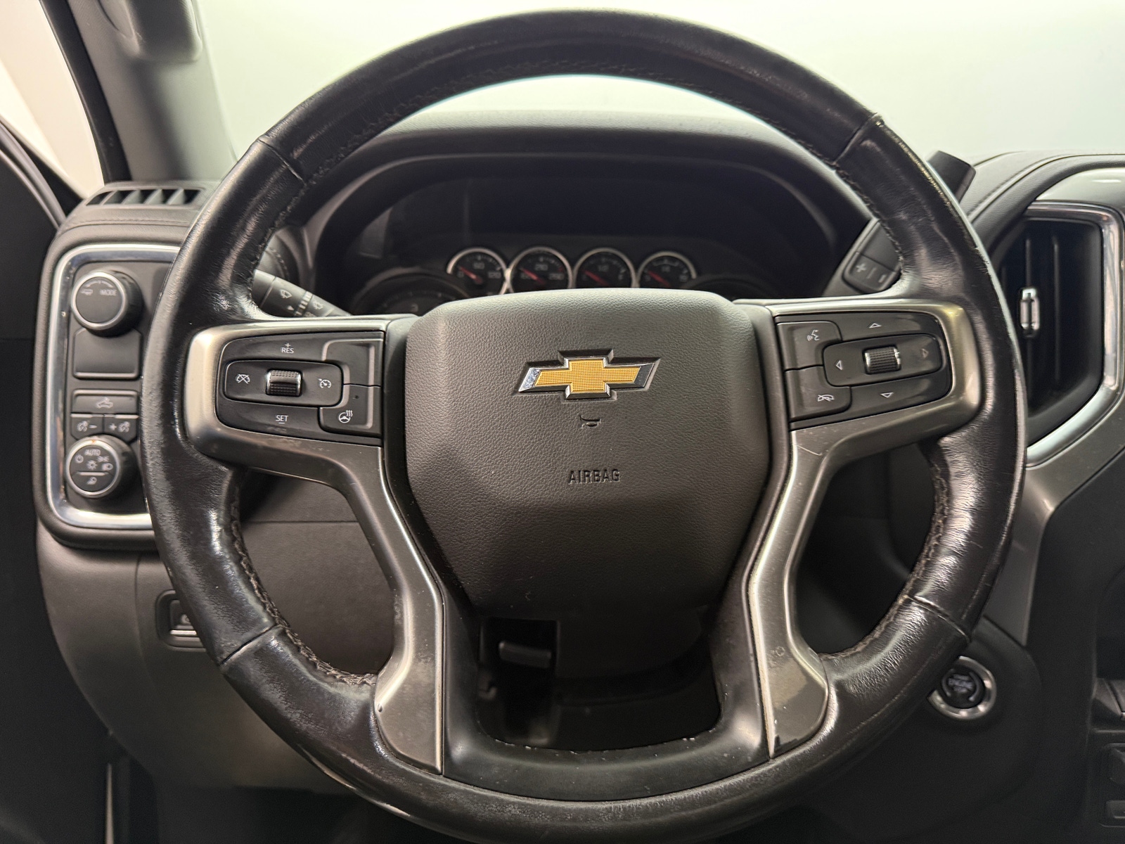 Thumbnail: 2020 Chevrolet Silverado 1500 - 5