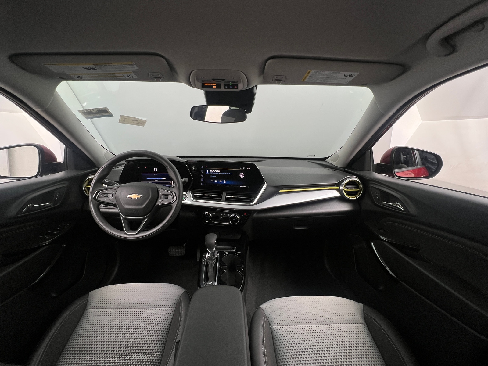 Thumbnail: 2024 Chevrolet Trax - 3