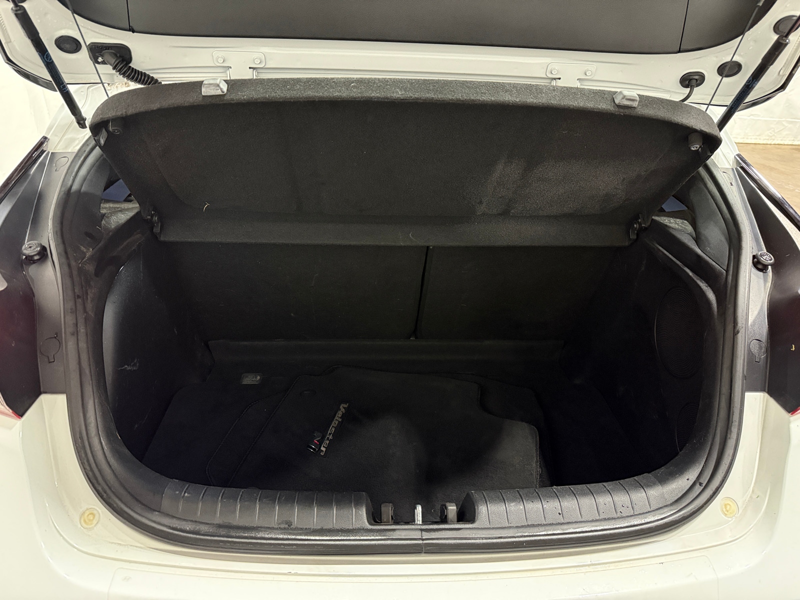 Thumbnail: 2020 Hyundai Veloster - 5