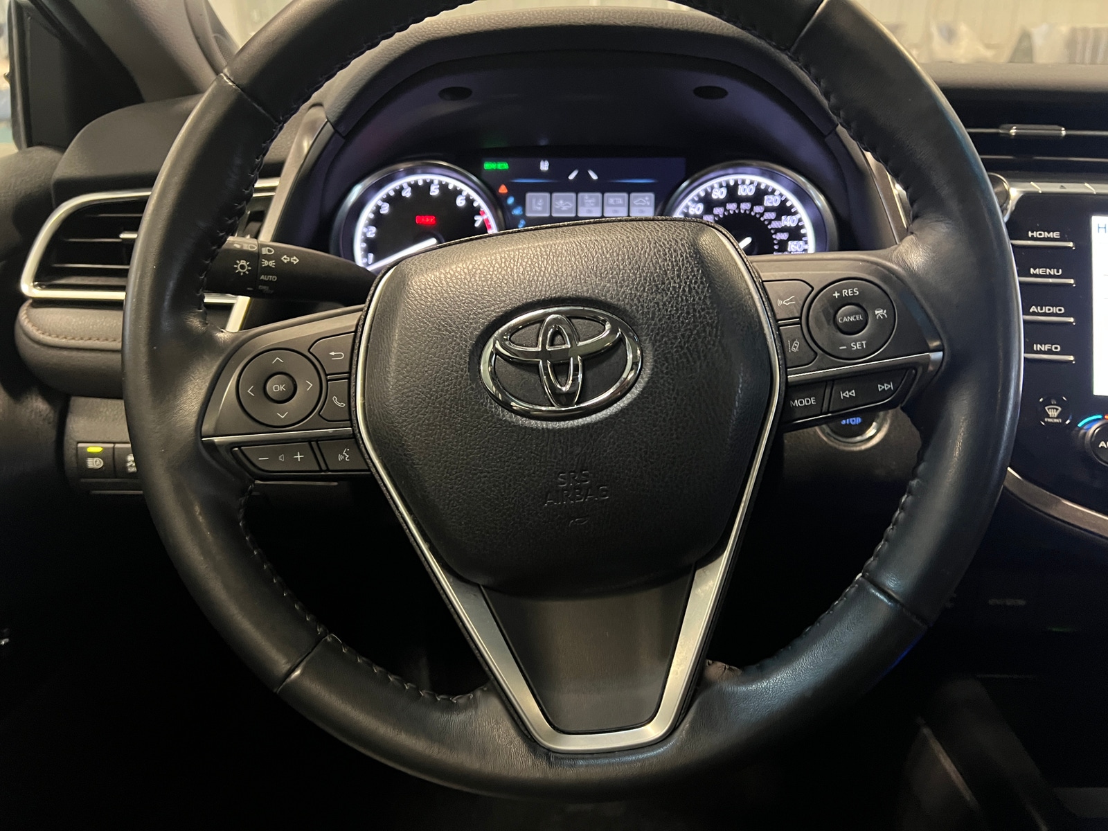 Thumbnail: 2018 Toyota Camry - 4