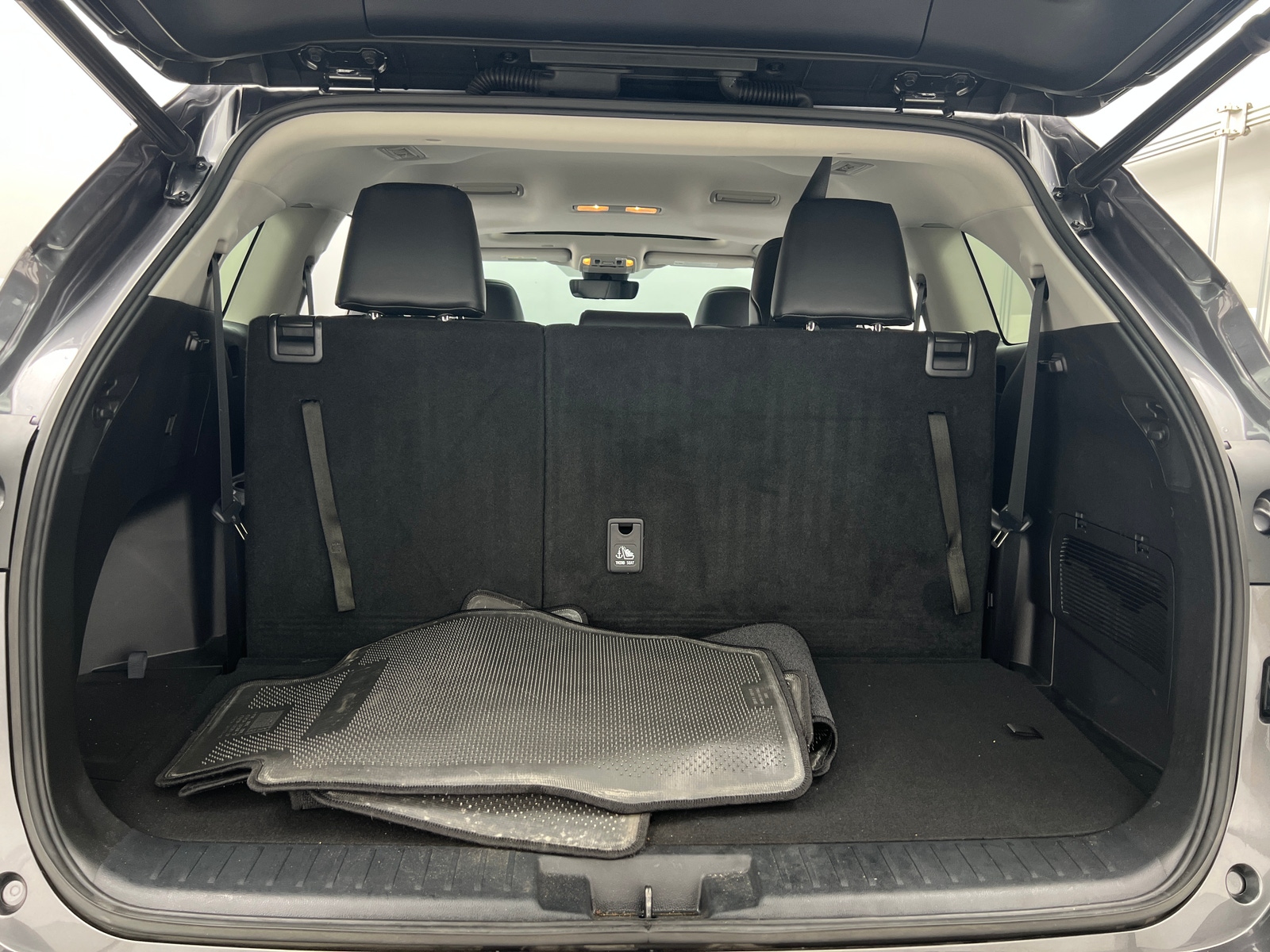 Thumbnail: 2022 Toyota Highlander - 6