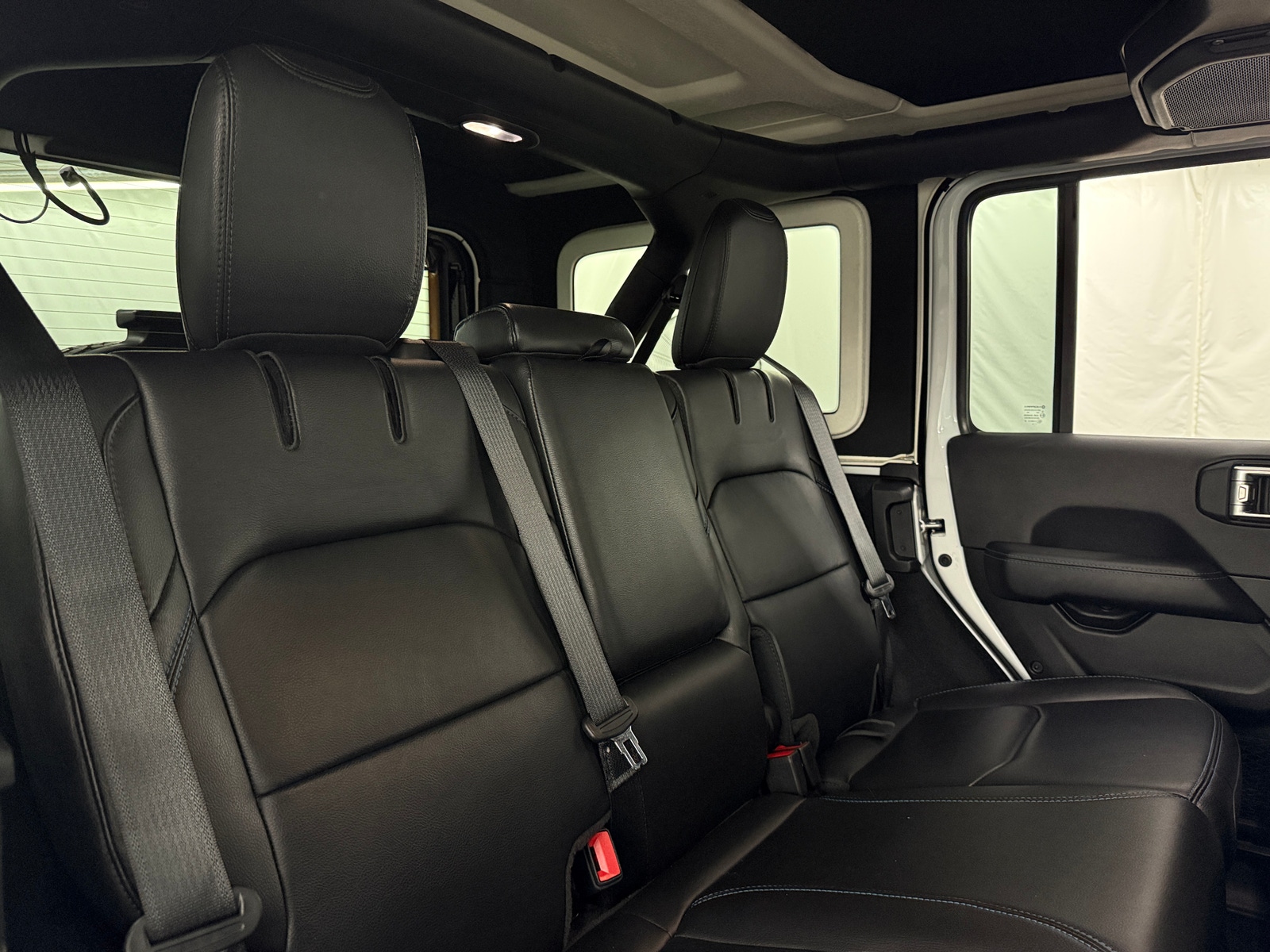 Thumbnail: 2022 Jeep Wrangler - 6