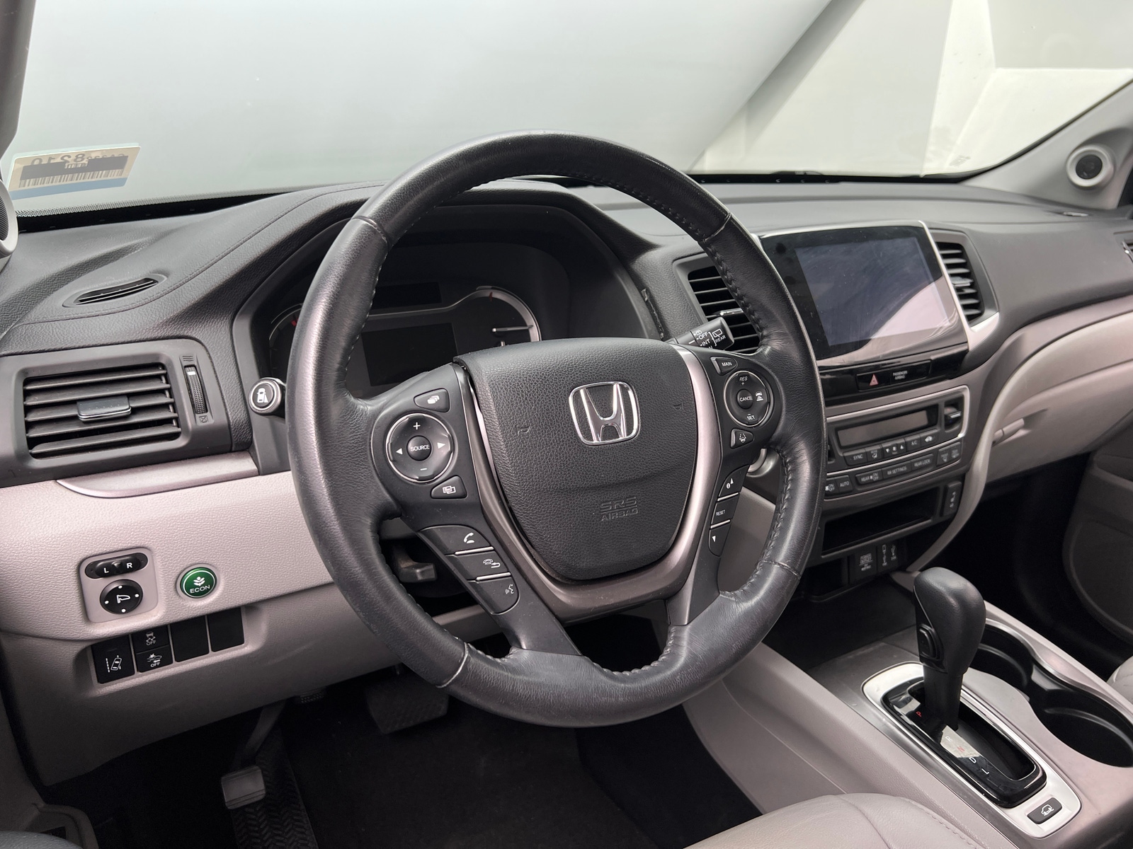 Thumbnail: 2017 Honda Pilot - 4