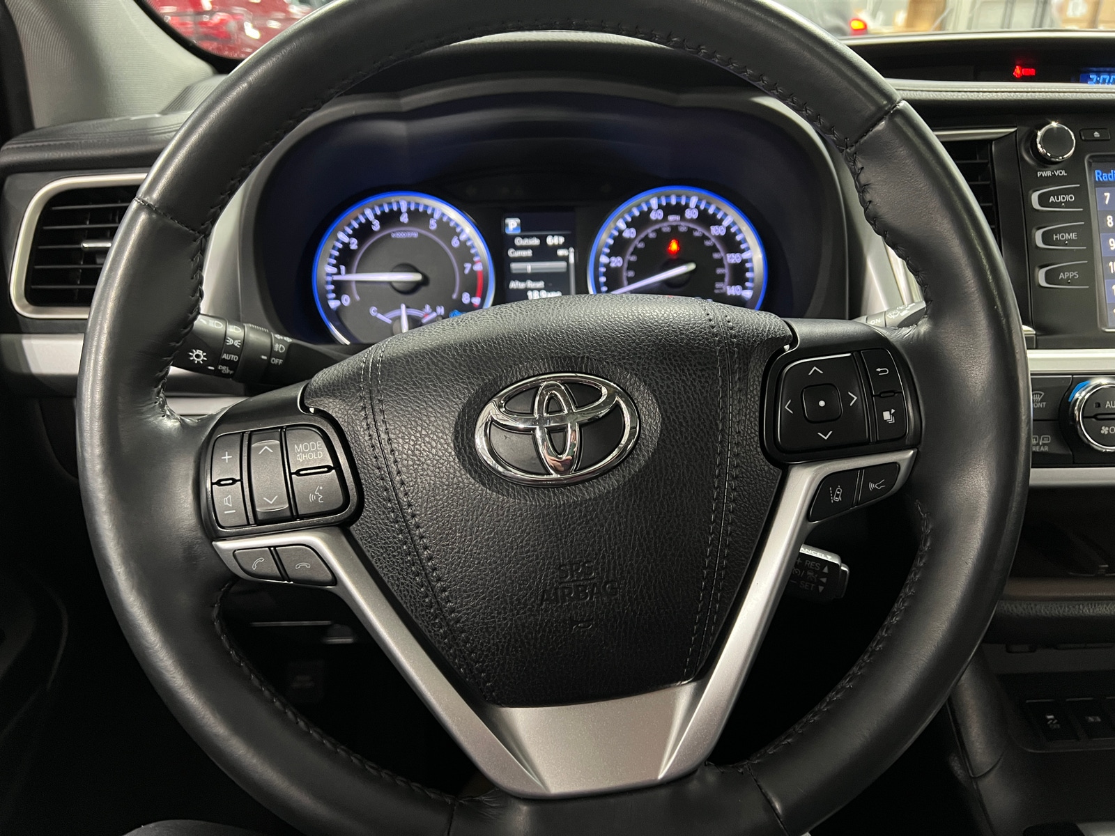 Thumbnail: 2019 Toyota Highlander - 4