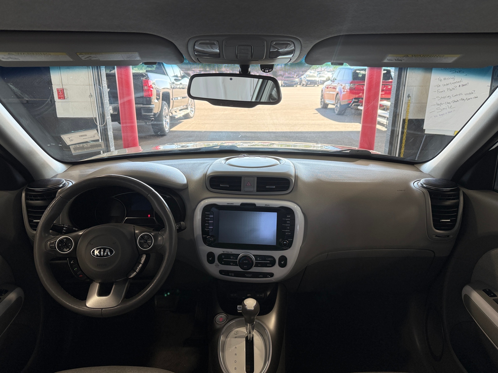 Thumbnail: 2019 Kia Soul EV - 3