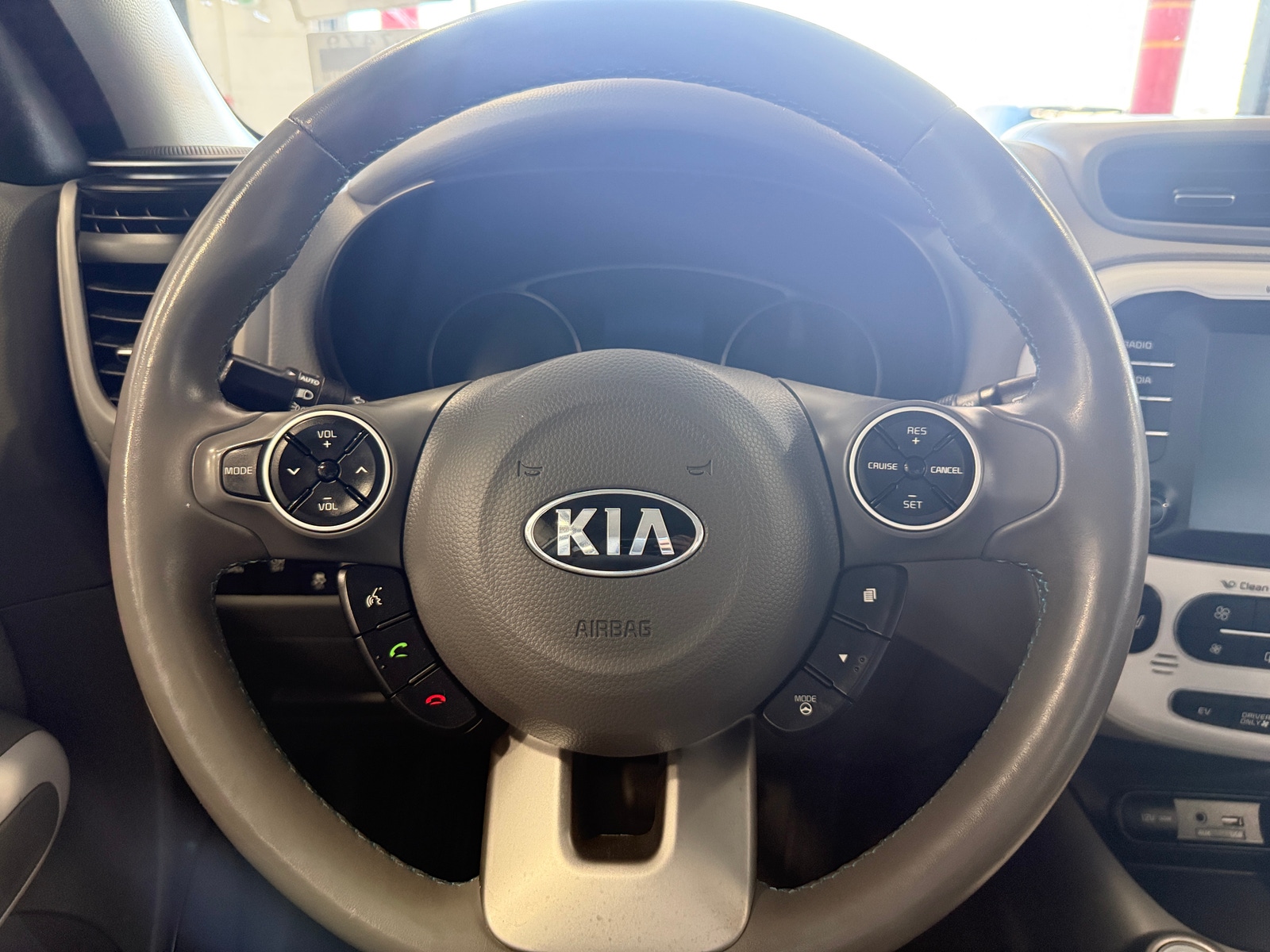 Thumbnail: 2019 Kia Soul EV - 5